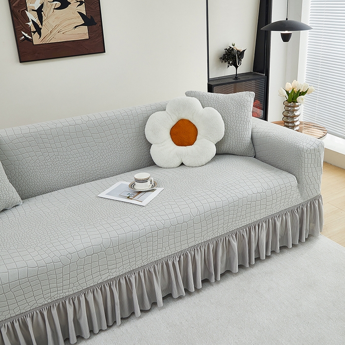 91家纺网 家纺一手货源 找家纺 丝绮鹿 2025新款雕花绒水立方沙发套裙边款（三人图） 浅灰