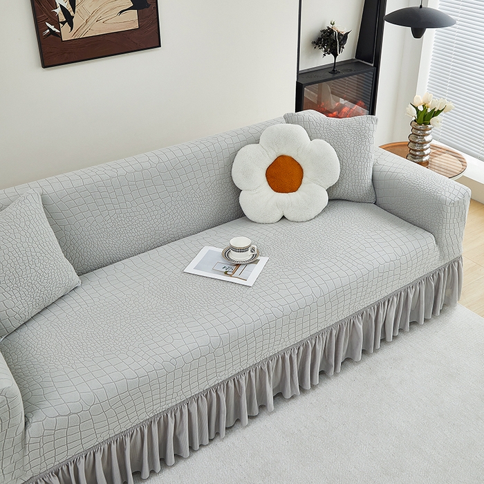 91家纺网 家纺一手货源 找家纺 丝绮鹿 2025新款雕花绒水立方沙发套裙边款（三人图） 浅灰