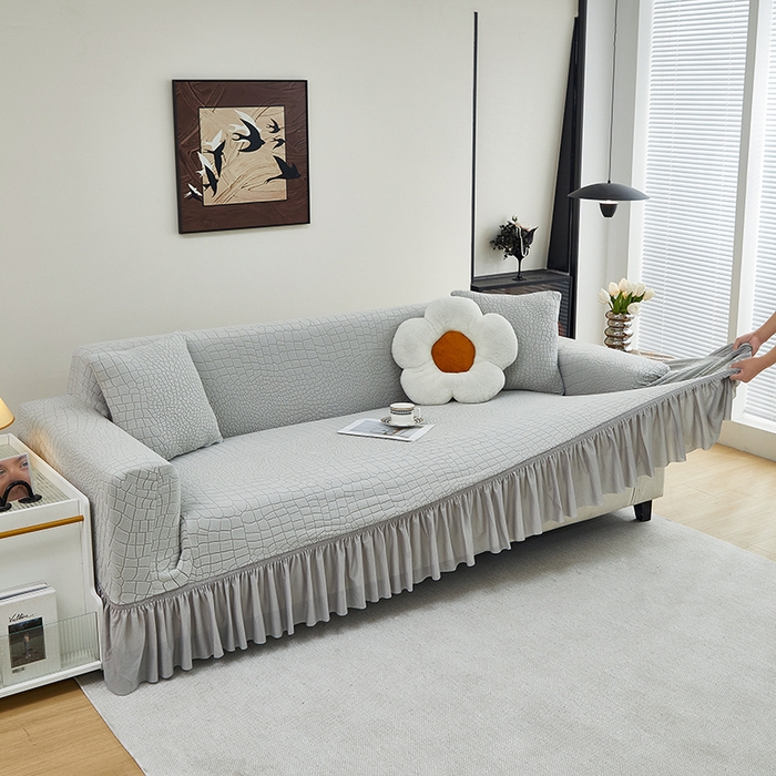 91家纺网 家纺一手货源 找家纺 丝绮鹿 2025新款雕花绒水立方沙发套裙边款（三人图） 浅灰