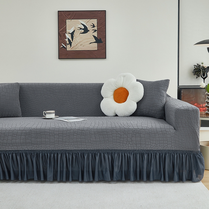 91家纺网 家纺一手货源 找家纺 丝绮鹿 2025新款雕花绒水立方沙发套裙边款（三人图） 深灰