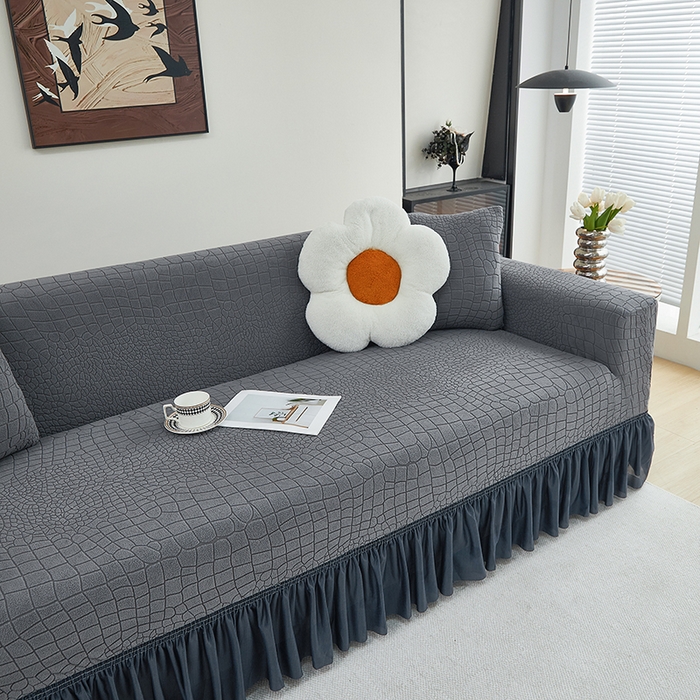 91家纺网 家纺一手货源 找家纺 丝绮鹿 2025新款雕花绒水立方沙发套裙边款（三人图） 深灰