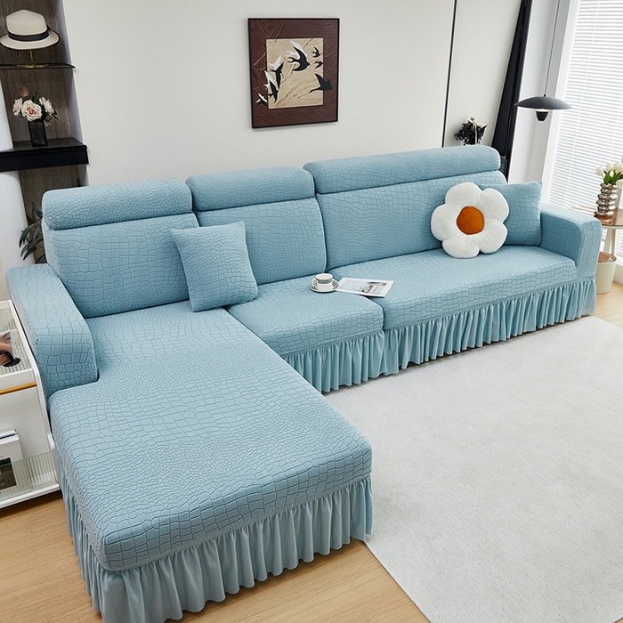 91家纺网 家纺一手货源 找家纺 丝绮鹿 2025新款雕花绒水立方沙发套裙边款（贵妃图） 淡蓝