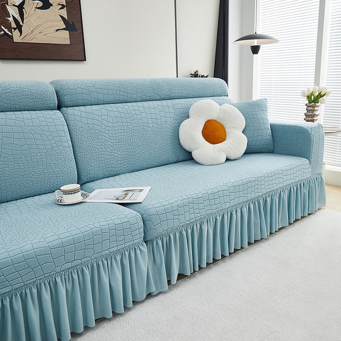 91家纺网 家纺一手货源 找家纺 丝绮鹿 2025新款雕花绒水立方沙发套裙边款（贵妃图） 淡蓝