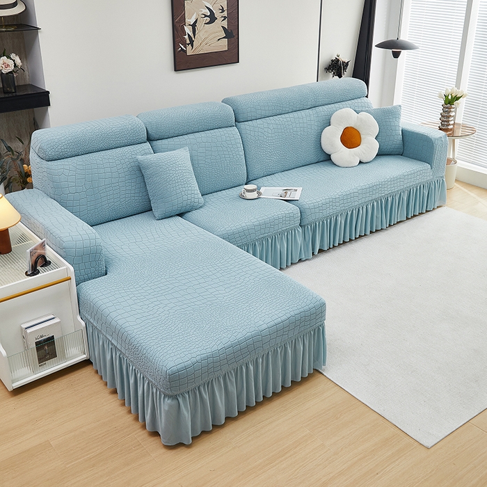 91家纺网 家纺一手货源 找家纺 丝绮鹿 2025新款雕花绒水立方沙发套裙边款（贵妃图） 淡蓝