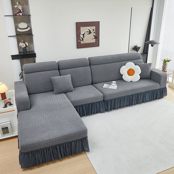 91家纺网 家纺一手货源 找家纺 丝绮鹿 2025新款雕花绒水立方沙发套裙边款（贵妃图） 深灰