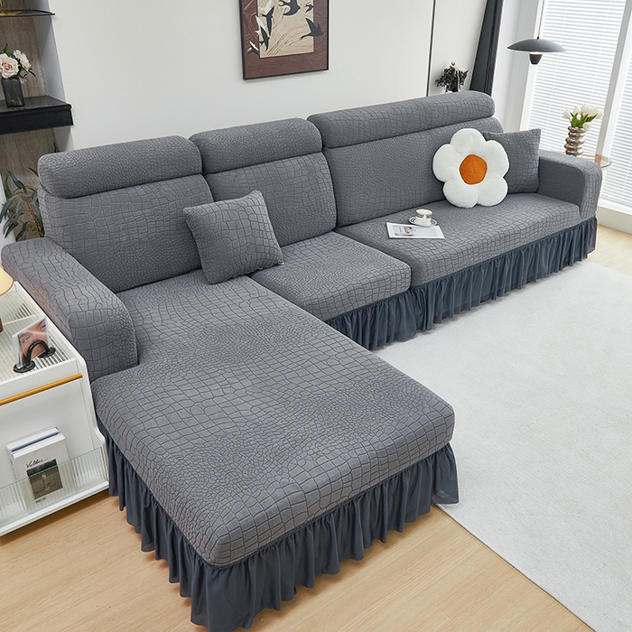 91家纺网 家纺一手货源 找家纺 丝绮鹿 2025新款雕花绒水立方沙发套裙边款（贵妃图） 深灰