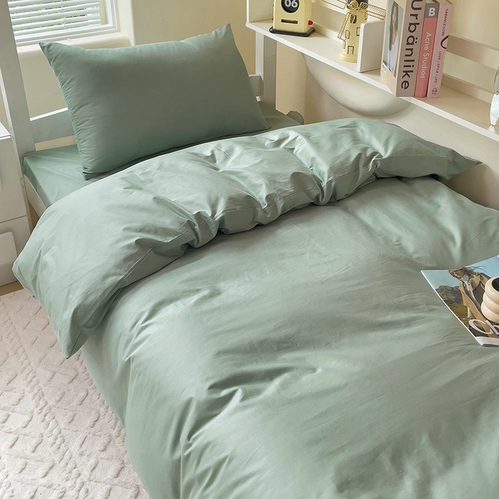 91家纺网 家纺一手货源 找家纺 泽西家纺+V17798841158发大图 2025新款A类全棉简约风大学生宿舍双拼纯色纯棉三件套 豆绿