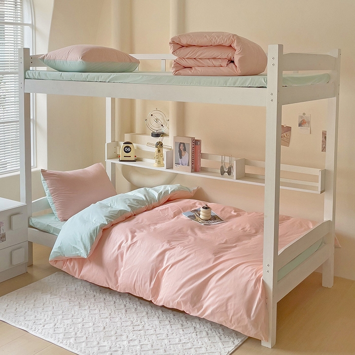 91家纺网 家纺一手货源 找家纺 泽西家纺+V17798841158发大图 2025新款A类全棉简约风大学生宿舍双拼纯色纯棉三件套 粉+浅绿