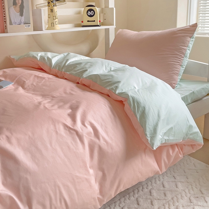 91家纺网 家纺一手货源 找家纺 泽西家纺+V17798841158发大图 2025新款A类全棉简约风大学生宿舍双拼纯色纯棉三件套 粉+浅绿