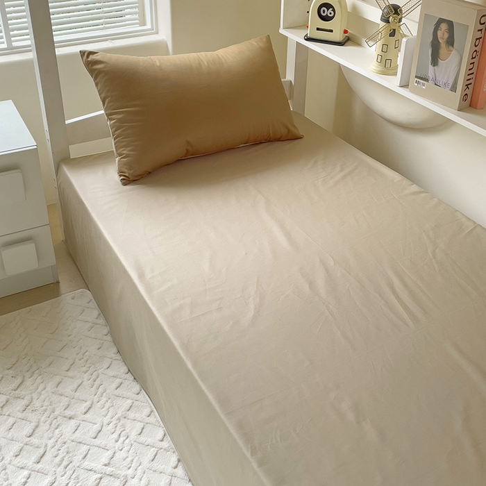 91家纺网 家纺一手货源 找家纺 泽西家纺+V17798841158发大图 2025新款A类全棉简约风大学生宿舍双拼纯色纯棉三件套 焦糖+卡其