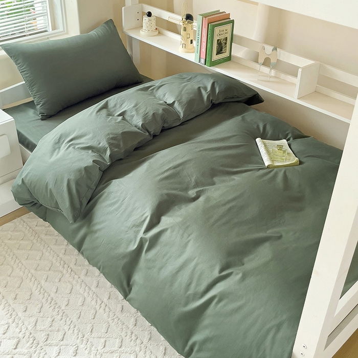 91家纺网 家纺一手货源 找家纺 泽西家纺+V17798841158发大图 2025新款A类全棉简约风大学生宿舍双拼纯色纯棉三件套 军绿