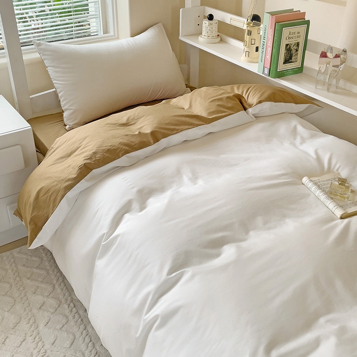 91家纺网 家纺一手货源 找家纺 泽西家纺+V17798841158发大图 2025新款A类全棉简约风大学生宿舍双拼纯色纯棉三件套 露白+焦糖