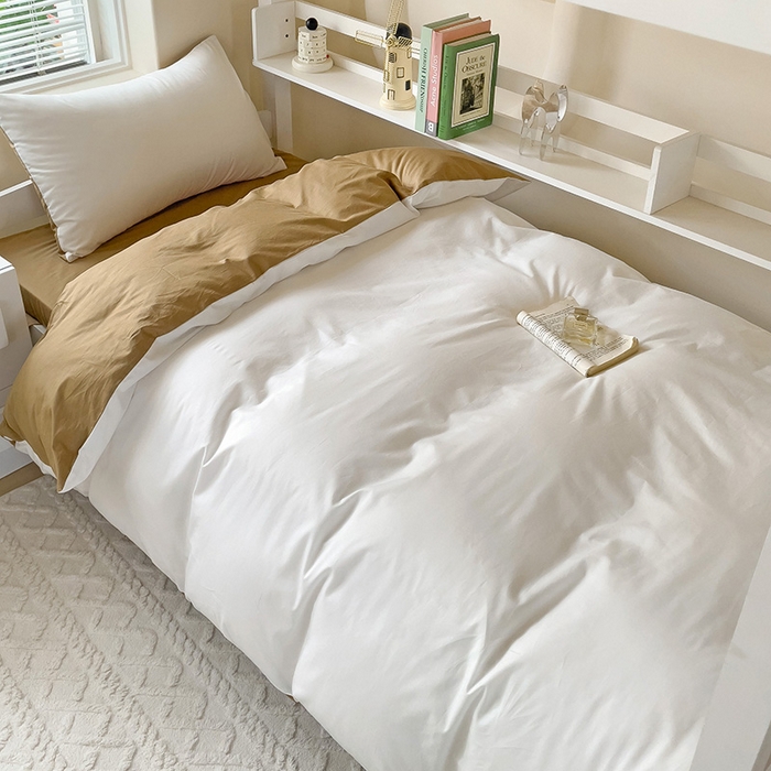 91家纺网 家纺一手货源 找家纺 泽西家纺+V17798841158发大图 2025新款A类全棉简约风大学生宿舍双拼纯色纯棉三件套 露白+焦糖