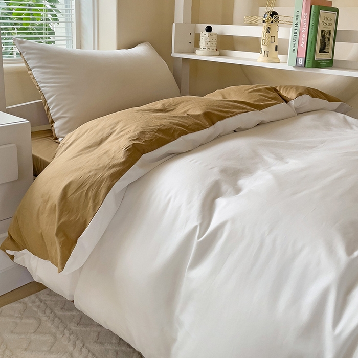 91家纺网 家纺一手货源 找家纺 泽西家纺+V17798841158发大图 2025新款A类全棉简约风大学生宿舍双拼纯色纯棉三件套 露白+焦糖