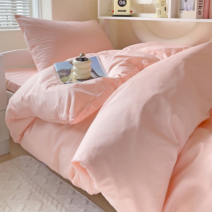 91家纺网 家纺一手货源 找家纺 泽西家纺+V17798841158发大图 2025新款A类全棉简约风大学生宿舍双拼纯色纯棉三件套 奶油粉