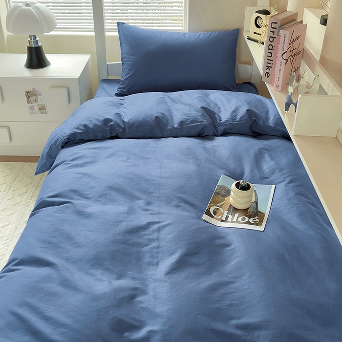 91家纺网 家纺一手货源 找家纺 泽西家纺+V17798841158发大图 2025新款A类全棉简约风大学生宿舍双拼纯色纯棉三件套 牛仔蓝