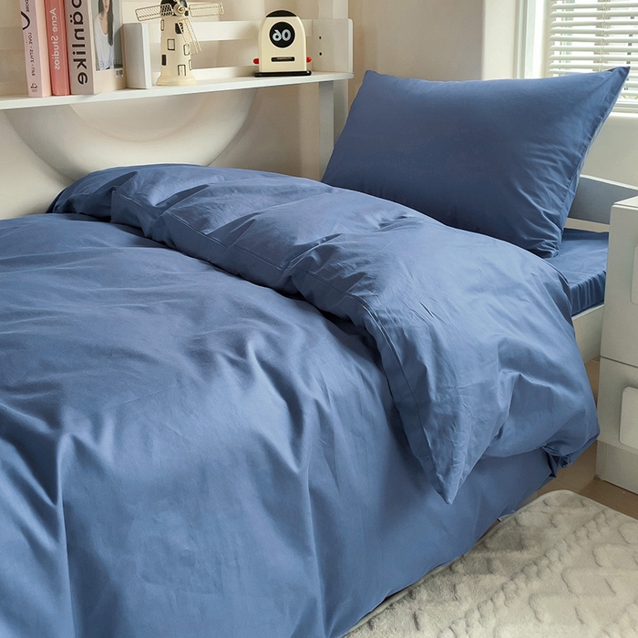 91家纺网 家纺一手货源 找家纺 泽西家纺+V17798841158发大图 2025新款A类全棉简约风大学生宿舍双拼纯色纯棉三件套 牛仔蓝