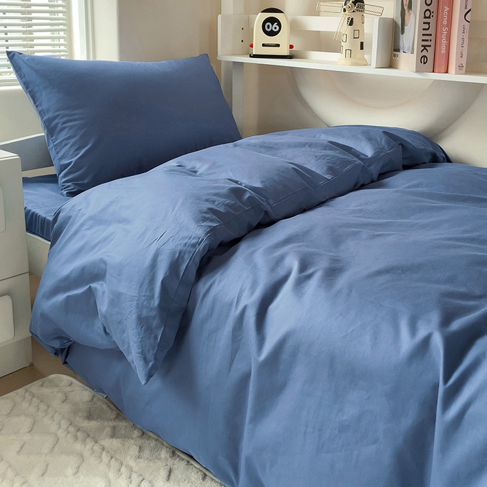 91家纺网 家纺一手货源 找家纺 泽西家纺+V17798841158发大图 2025新款A类全棉简约风大学生宿舍双拼纯色纯棉三件套 牛仔蓝