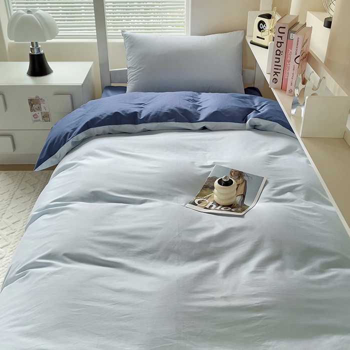 91家纺网 家纺一手货源 找家纺 泽西家纺+V17798841158发大图 2025新款A类全棉简约风大学生宿舍双拼纯色纯棉三件套 浅蓝+深蓝