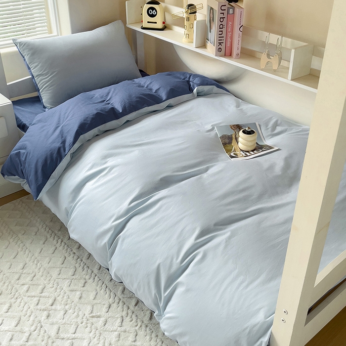 91家纺网 家纺一手货源 找家纺 泽西家纺+V17798841158发大图 2025新款A类全棉简约风大学生宿舍双拼纯色纯棉三件套 浅蓝+深蓝