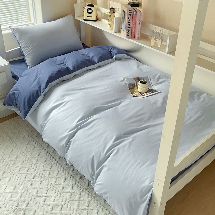 91家纺网 家纺一手货源 找家纺 泽西家纺+V17798841158发大图 2025新款A类全棉简约风大学生宿舍双拼纯色纯棉三件套 浅蓝+深蓝