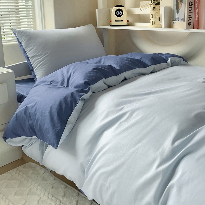 91家纺网 家纺一手货源 找家纺 泽西家纺+V17798841158发大图 2025新款A类全棉简约风大学生宿舍双拼纯色纯棉三件套 浅蓝+深蓝