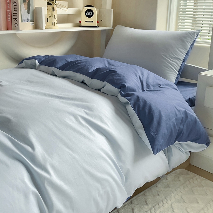 91家纺网 家纺一手货源 找家纺 泽西家纺+V17798841158发大图 2025新款A类全棉简约风大学生宿舍双拼纯色纯棉三件套 浅蓝+深蓝