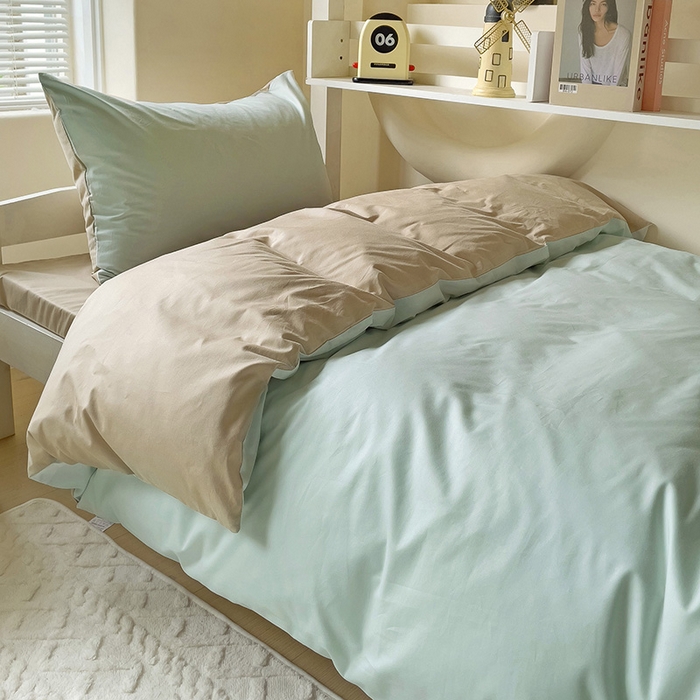 91家纺网 家纺一手货源 找家纺 泽西家纺+V17798841158发大图 2025新款A类全棉简约风大学生宿舍双拼纯色纯棉三件套 浅绿+卡其