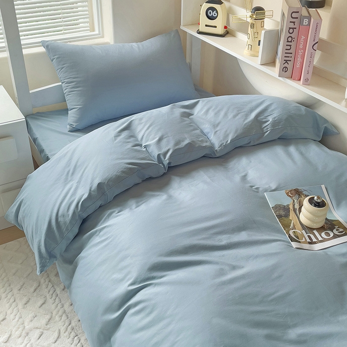 91家纺网 家纺一手货源 找家纺 泽西家纺+V17798841158发大图 2025新款A类全棉简约风大学生宿舍双拼纯色纯棉三件套 雾蓝