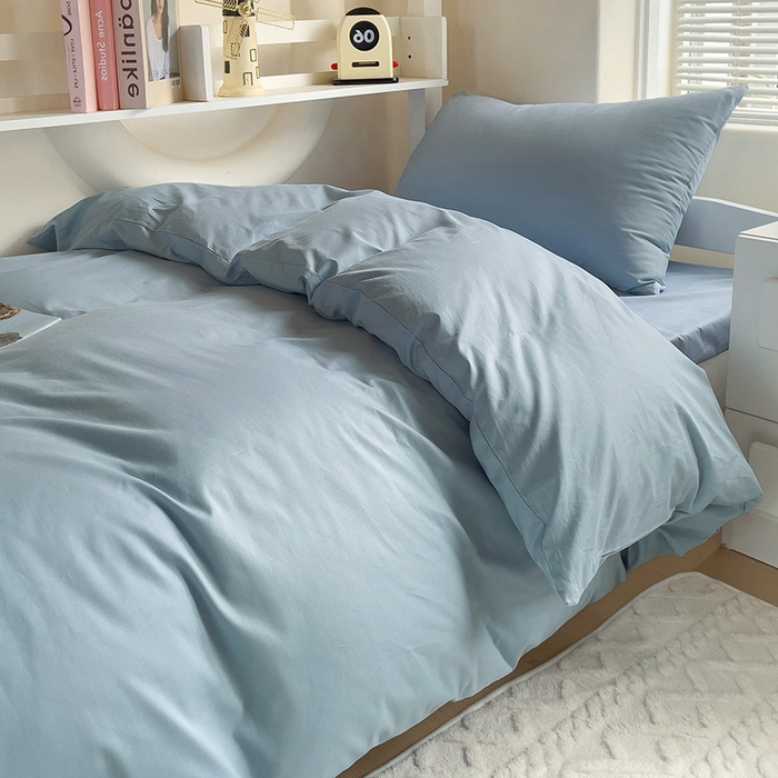 91家纺网 家纺一手货源 找家纺 泽西家纺+V17798841158发大图 2025新款A类全棉简约风大学生宿舍双拼纯色纯棉三件套 雾蓝