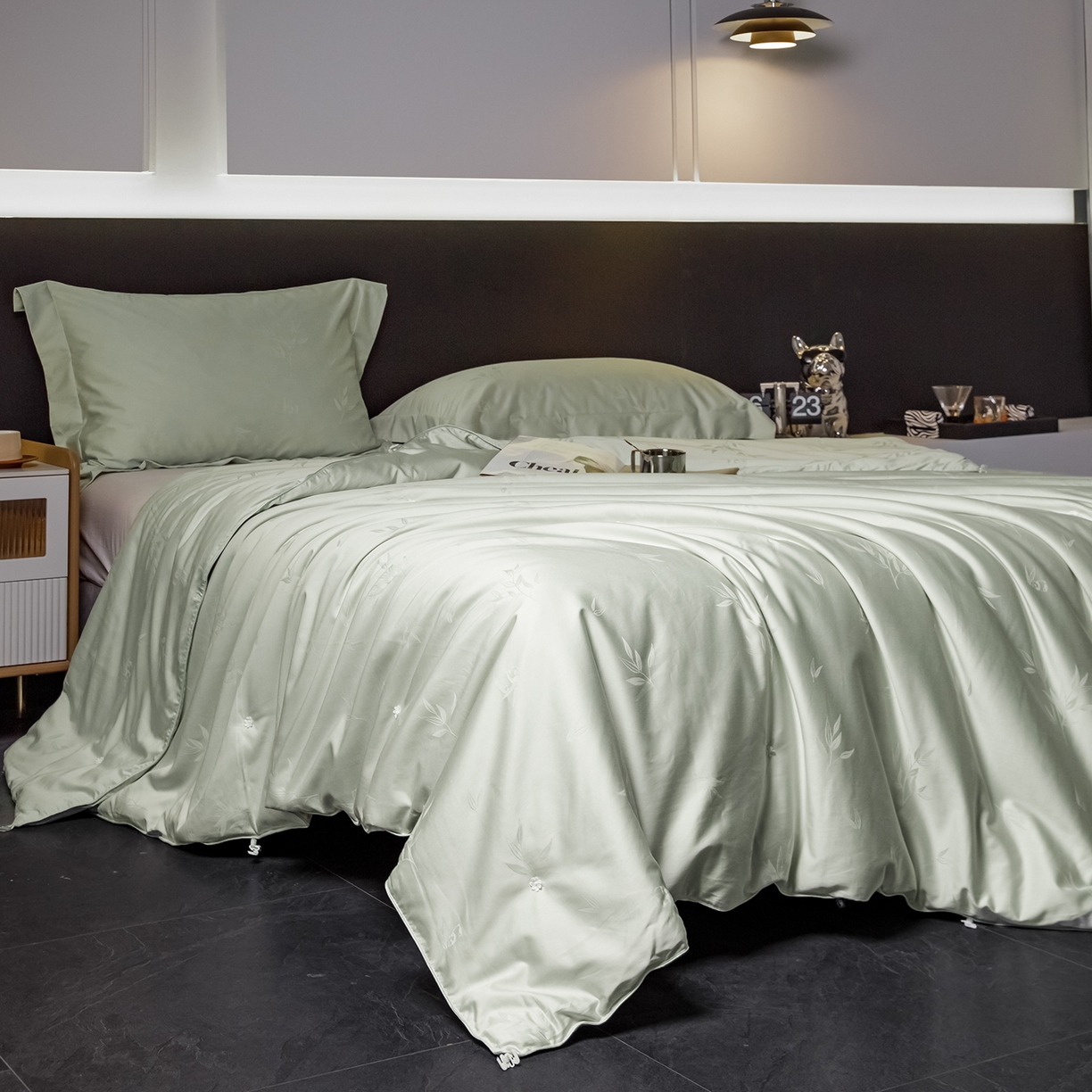 91家纺网 家纺一手货源 找家纺 俏企鹅羽绒精品馆 2025新款80S大提花熊猫抱竹被子被芯 清茶色