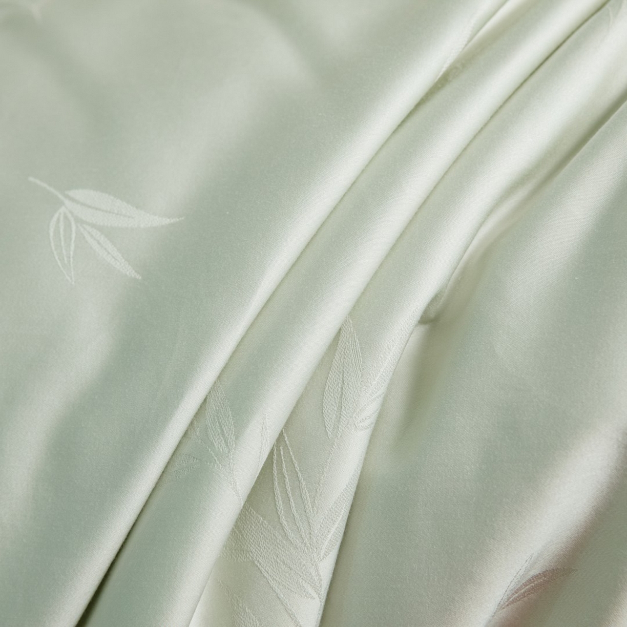 91家纺网 家纺一手货源 找家纺 俏企鹅羽绒精品馆 2025新款80S大提花熊猫抱竹被子被芯 清茶色