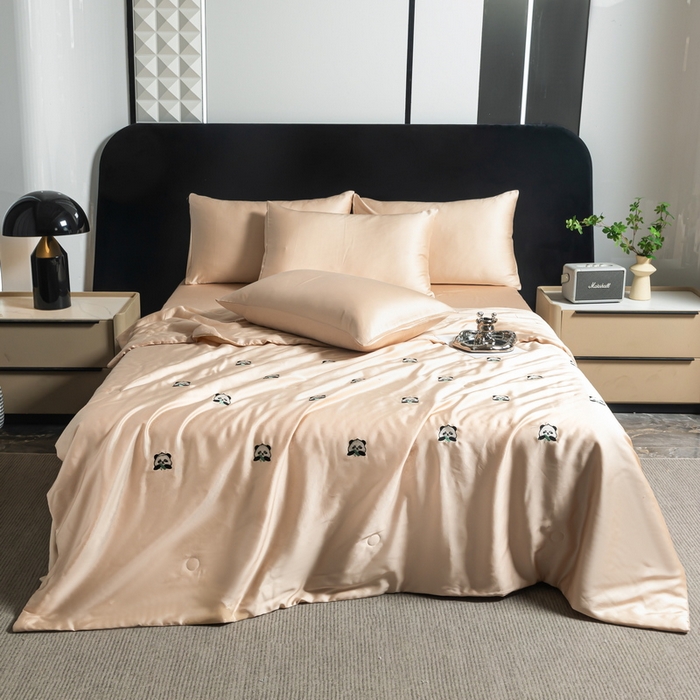 91家纺网 家纺一手货源 找家纺 小叮当家纺仓储工厂店 （提供买家秀 爆款花型 不断货）2025新款A类水洗真丝满绣夏被夏凉被四件套 熊猫香槟