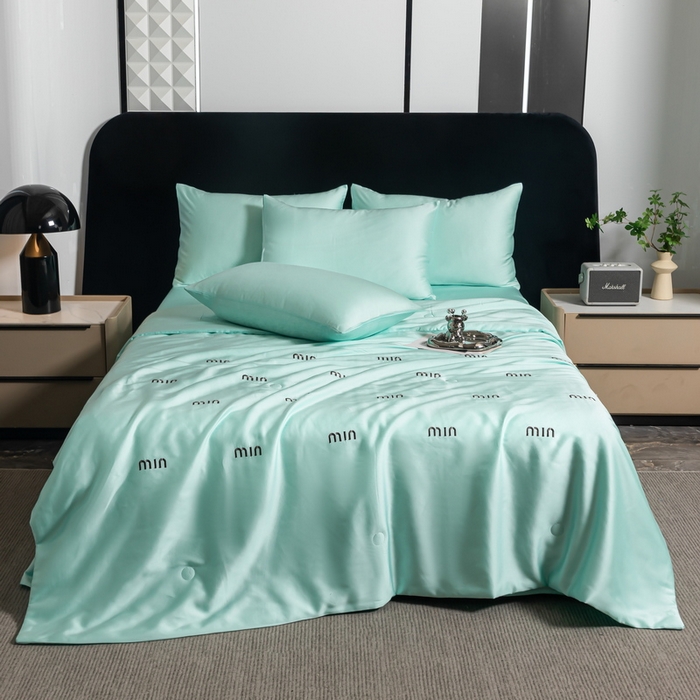 91家纺网 家纺一手货源 找家纺 小叮当家纺仓储工厂店 （提供买家秀 爆款花型 不断货）2025新款A类水洗真丝满绣夏被夏凉被四件套 minmin水绿