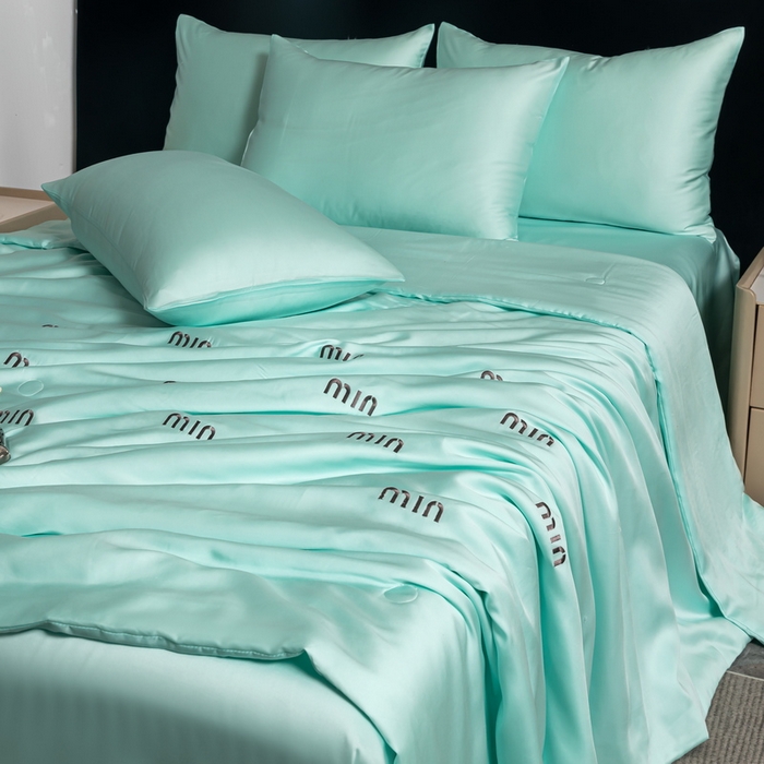 91家纺网 家纺一手货源 找家纺 小叮当家纺仓储工厂店 （提供买家秀 爆款花型 不断货）2025新款A类水洗真丝满绣夏被夏凉被四件套 minmin水绿