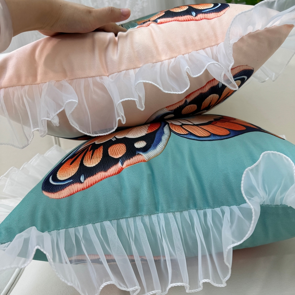 91家纺网 家纺一手货源 找家纺 爱家居 2025新款荷兰绒双面数码印花蕾丝款蝴蝶系列抱枕 蓝蝴蝶—方枕