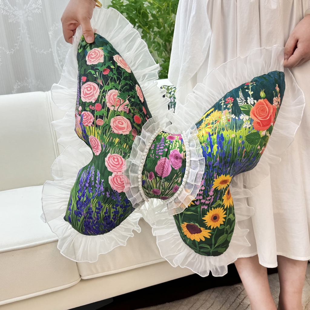 91家纺网 家纺一手货源 找家纺 爱家居 2025新款荷兰绒双面数码印花蕾丝款蝴蝶系列抱枕 莫奈花园—蝴蝶