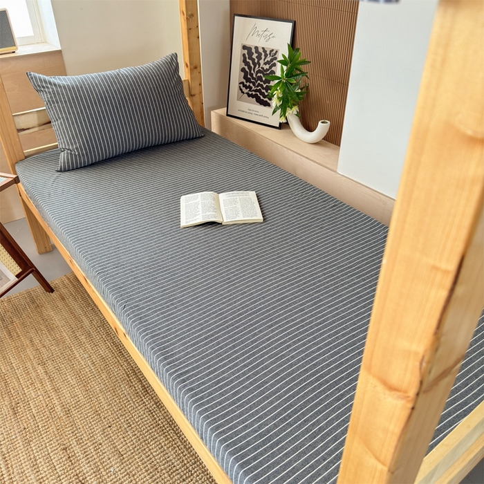 91家纺网 家纺一手货源 找家纺 北欧良品 2025新款色织水洗棉学生单品床笠+床单 纯棉-灰细条