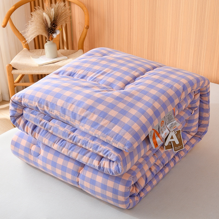 91家纺网 家纺一手货源 找家纺 易展2025新款无印水洗棉格子大豆冬被 格粉蓝