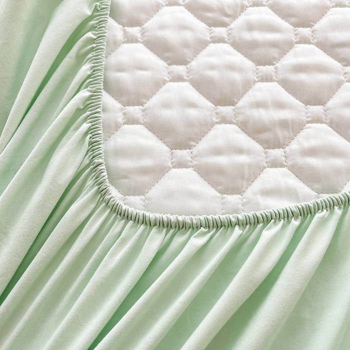 91家纺网 家纺一手货源 找家纺 欧邦 2025新款四季款纯色水洗棉夹棉床笠床垫保护罩 磨毛方格-浅绿