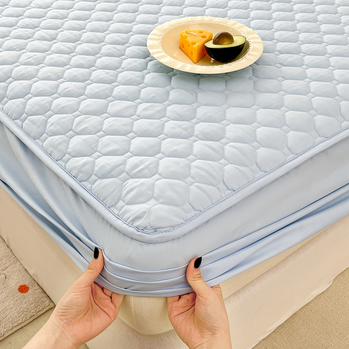 91家纺网 家纺一手货源 找家纺 欧邦 2025新款四季款纯色水洗棉夹棉床笠床垫保护罩 磨毛方格-天蓝