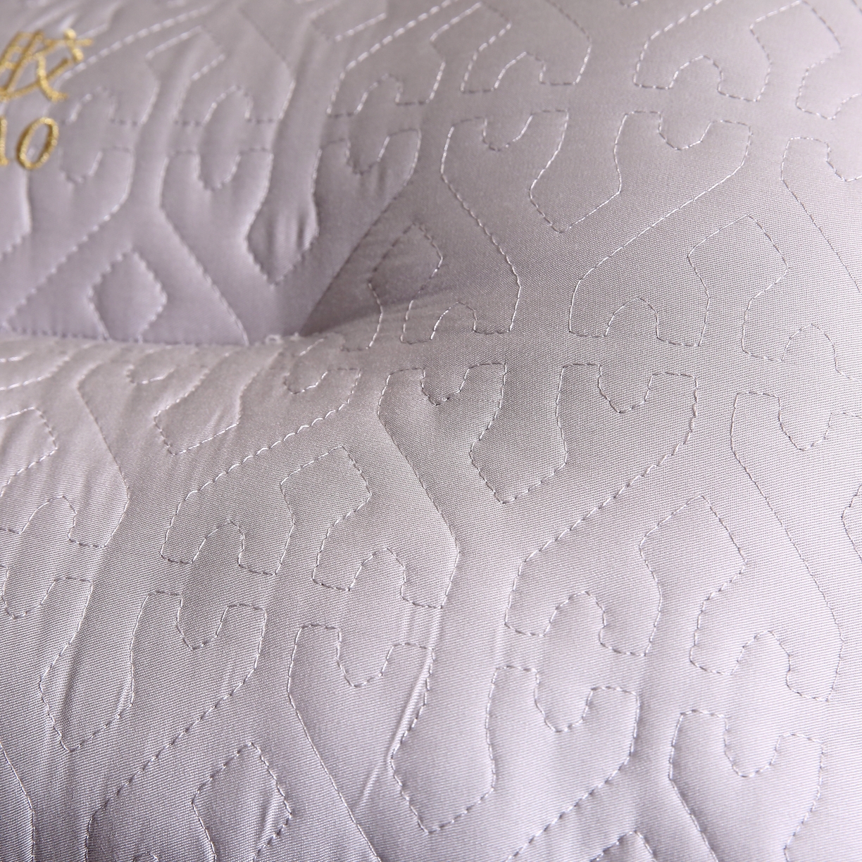 91家纺网 家纺一手货源 找家纺 （总）珍贝家纺 2025新款枕芯护颈枕头高端大红婚庆枕芯家用轻奢枕头