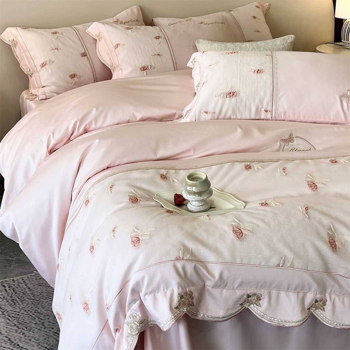 91家纺网 家纺一手货源 找家纺 （总）鼎飞家纺  2025新款拼接绣花莫奈花园系列四件套