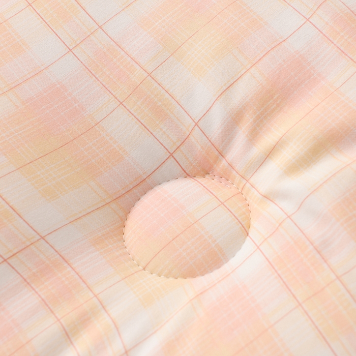 91家纺网 家纺一手货源 找家纺 易展2025新款无印水洗棉格子大豆冬被 浅轻粉