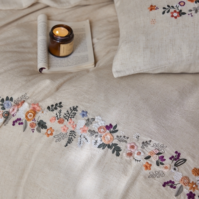 91家纺网 家纺一手货源 找家纺 安莱生活 2025新款手工绣鲁绣天丝麻高端四件套 绣春归-麻本