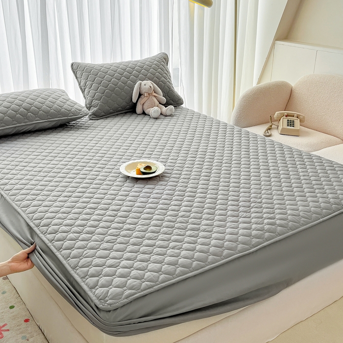 91家纺网 家纺一手货源 找家纺 欧邦 2025新款四季款纯色水洗棉夹棉床笠床垫保护罩 磨毛方格-浅灰