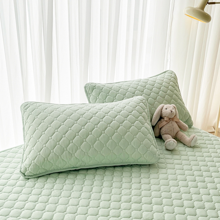 91家纺网 家纺一手货源 找家纺 欧邦 2025新款四季款纯色水洗棉夹棉床笠床垫保护罩 磨毛方格-浅绿