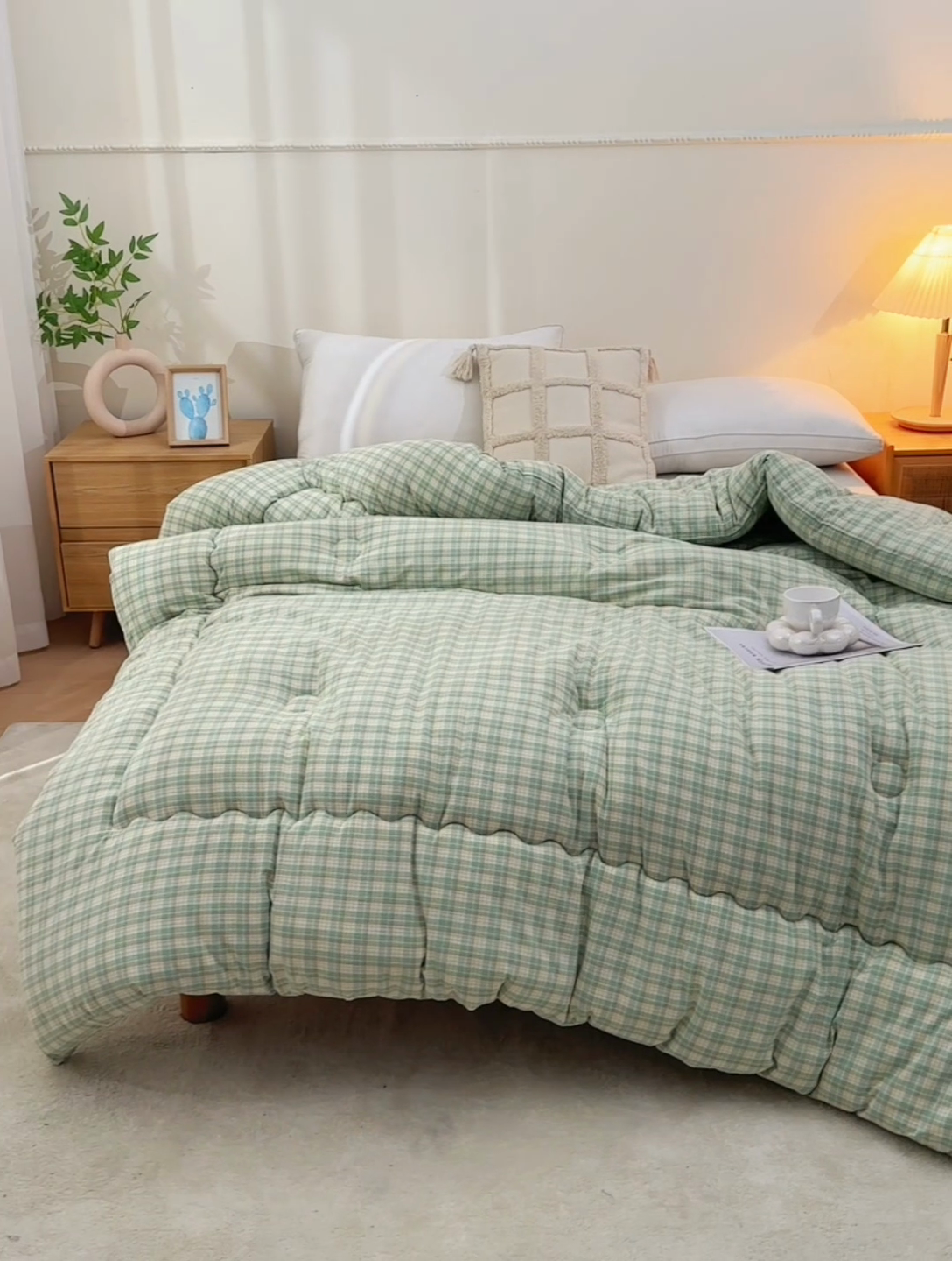 91家纺网 家纺一手货源 找家纺 易展2025新款无印水洗棉格子大豆冬被 轻夏绿