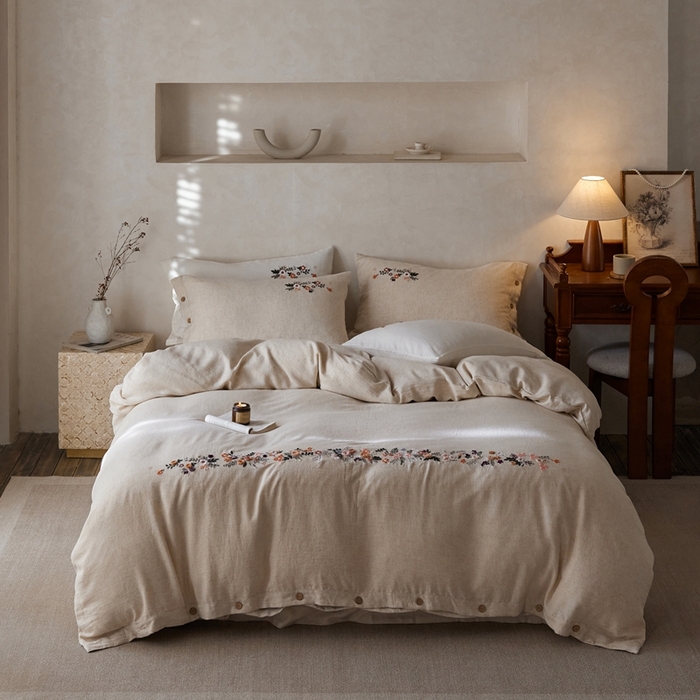 91家纺网 家纺一手货源 找家纺 安莱生活 2025新款手工绣鲁绣天丝麻高端四件套 绣春归-麻本