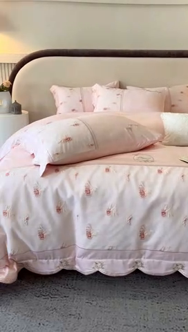 91家纺网 家纺一手货源 找家纺 鼎飞家纺  2025新款拼接绣花莫奈花园系列四件套 莫奈花园-蜜粉